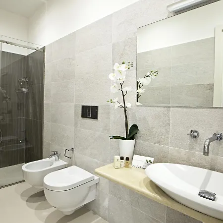 Parthenope 4*