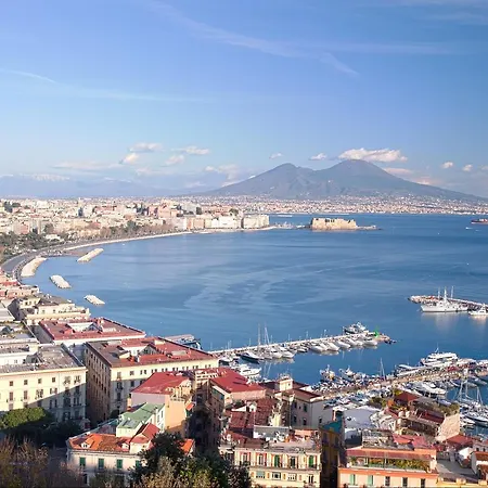 Couette-café Parthenope 4*